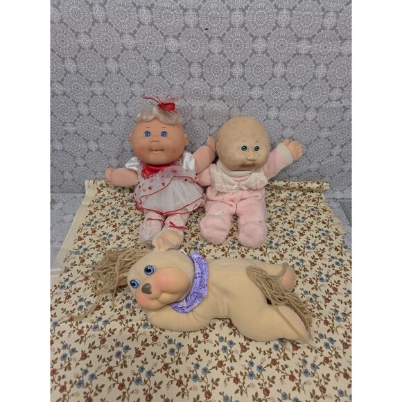 Vintage Cabbage Patch Kids Doll Lot of 2 + Dog Plush Toy Collectible TLC - Picture 1 of 14